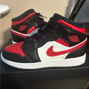 Air jordan 1 mid (gs)